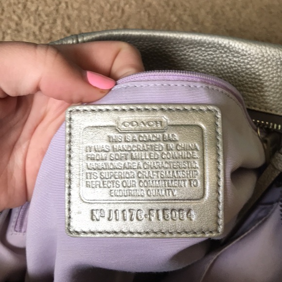 Coach Shoulder Bag / Silver - Picture 5 of 8